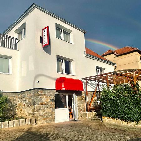 Hotel Penzion Fontána Náměšť nad Oslavou Exterior foto